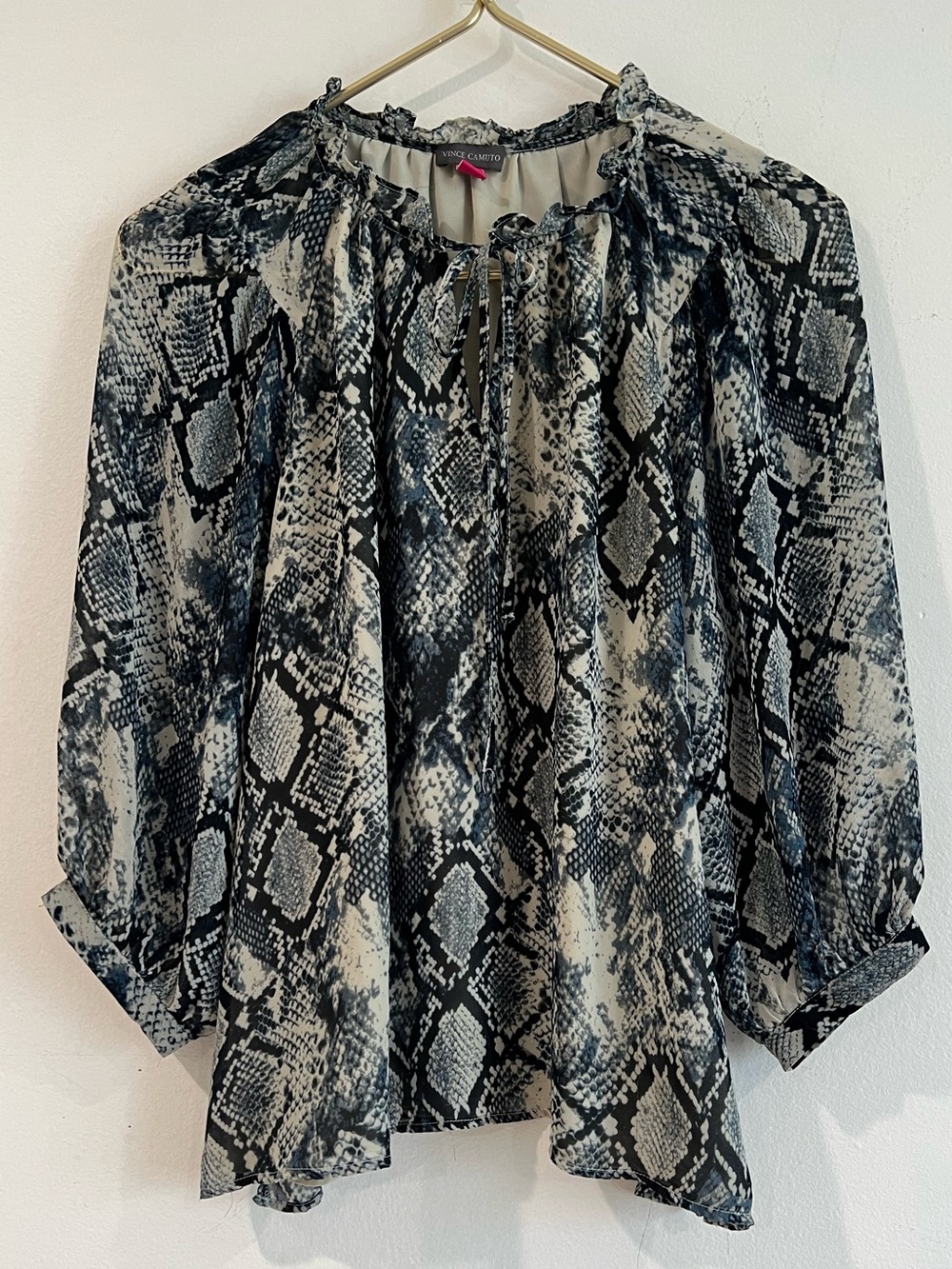 VINCE CAMUTO Black & Cream Snake Print Blouse  P M